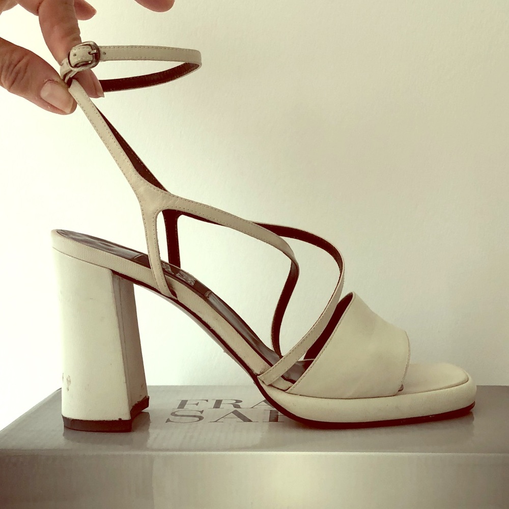 PEAGABO Leather Off White Open Toed